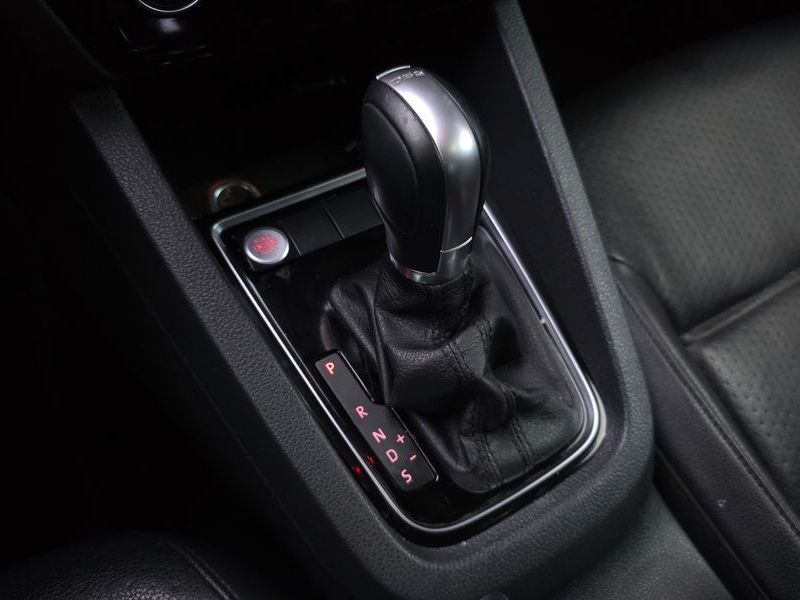 2015 Volkswagen Jetta 2.0 TDI BlueMotion Premium 6th photo 9