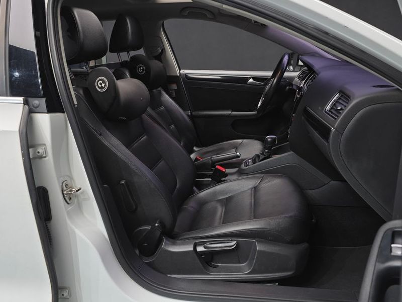 2015 Volkswagen Jetta 2.0 TDI BlueMotion Premium 6th photo 11