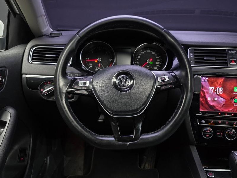 2015 Volkswagen Jetta 2.0 TDI BlueMotion Premium 6th photo 13