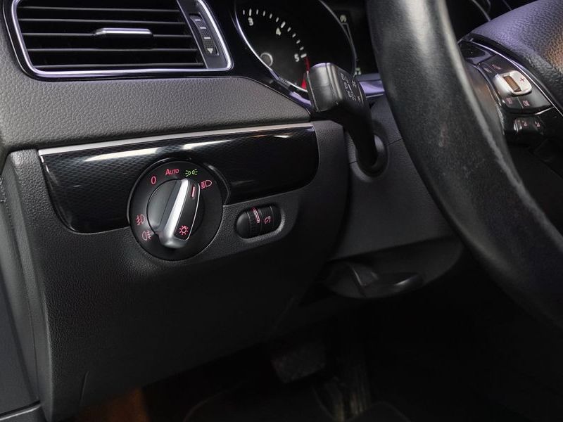 2015 Volkswagen Jetta 2.0 TDI BlueMotion Premium 6th photo 18