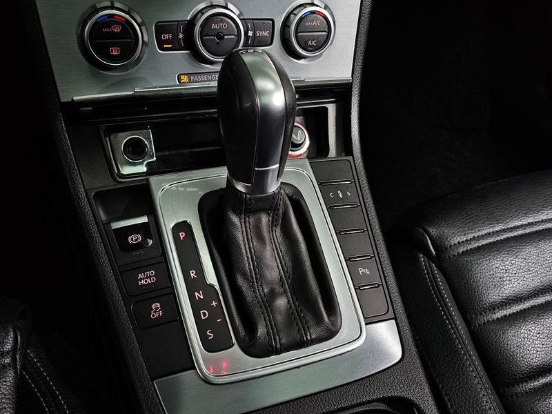 2014 Volkswagen New CC 2.0 TSI photo 9
