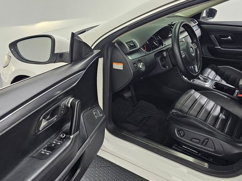 2014 Volkswagen New CC 2.0 TSI photo 11