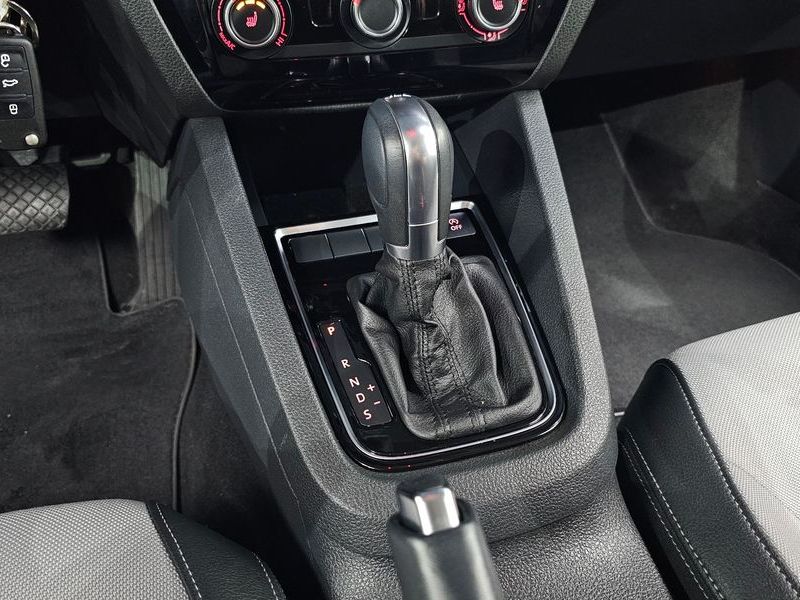2016 Volkswagen Jetta 2.0 TDI BlueMotion 6th photo 9