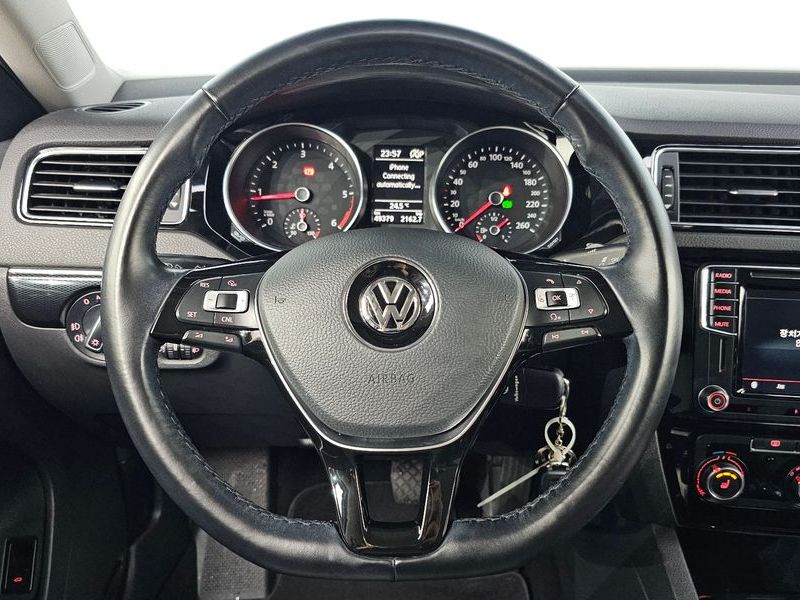 2016 Volkswagen Jetta 2.0 TDI BlueMotion 6th photo 13