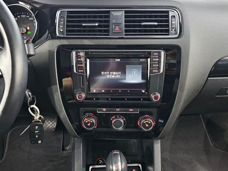 2016 Volkswagen Jetta 2.0 TDI BlueMotion 6th photo 14
