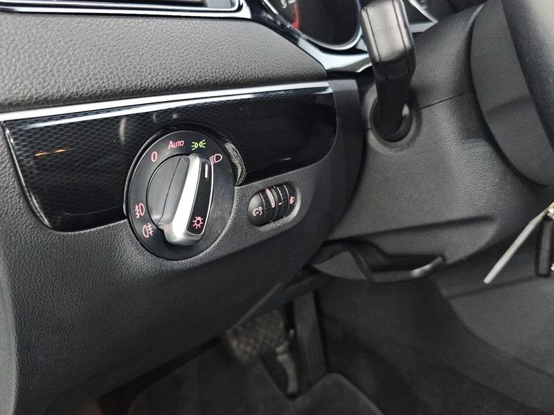 2016 Volkswagen Jetta 2.0 TDI BlueMotion 6th photo 17