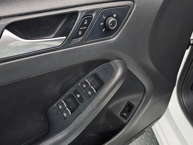 2016 Volkswagen Jetta 2.0 TDI BlueMotion 6th photo 18