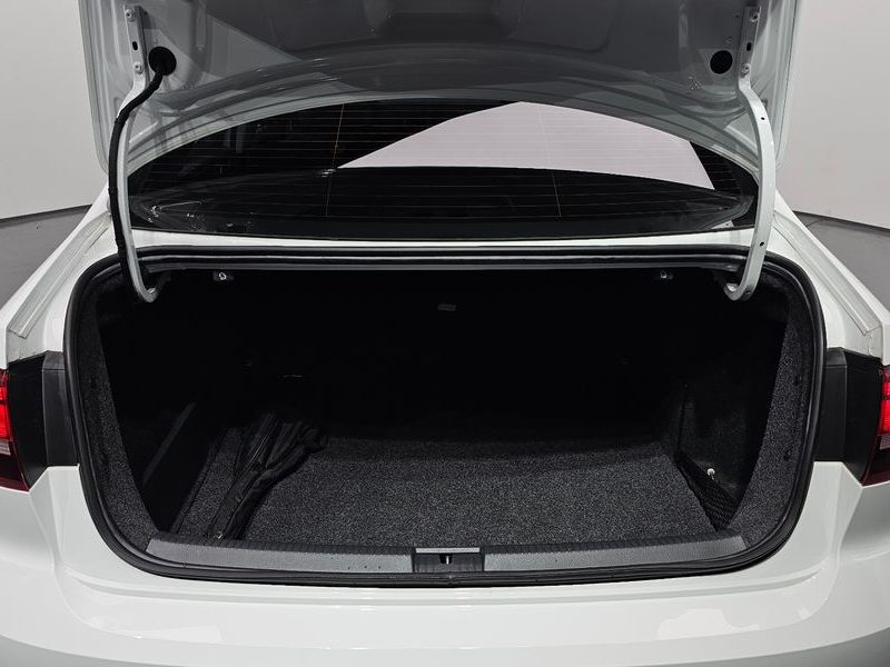 2016 Volkswagen Jetta 2.0 TDI BlueMotion 6th photo 20