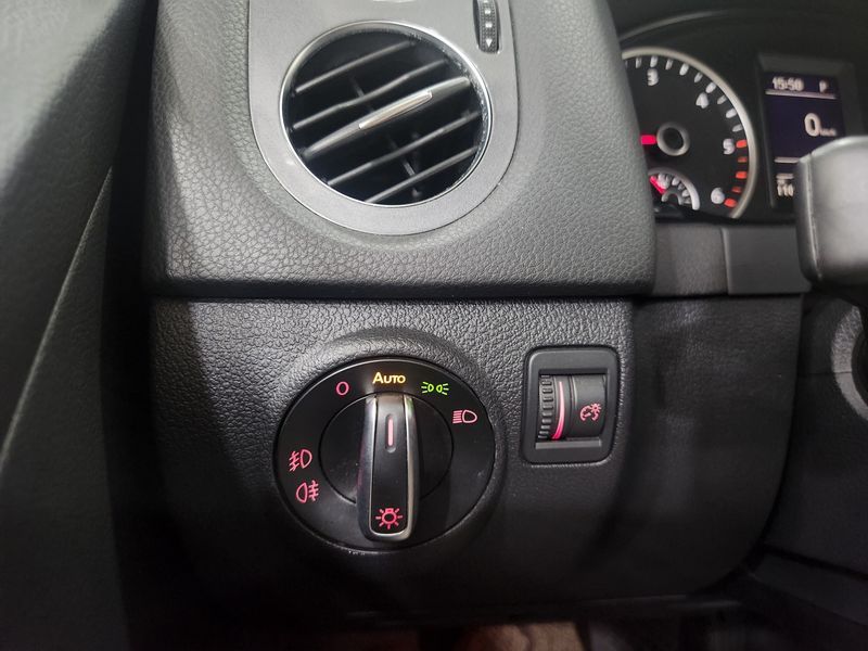 2012 Volkswagen Tiguan 2.0 TDI Premium 5N photo 15