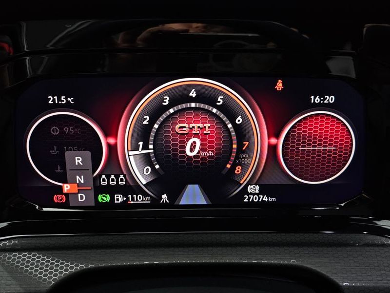 2024 Volkswagen Golf 2.0 GTI photo 8