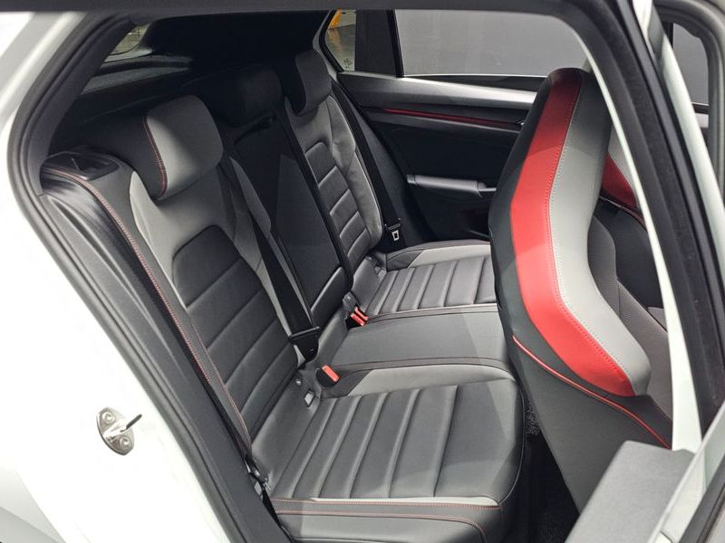 2024 Volkswagen Golf 2.0 GTI photo 12