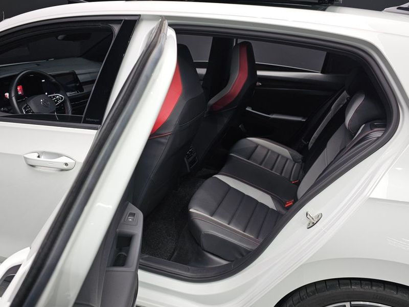 2024 Volkswagen Golf 2.0 GTI photo 13