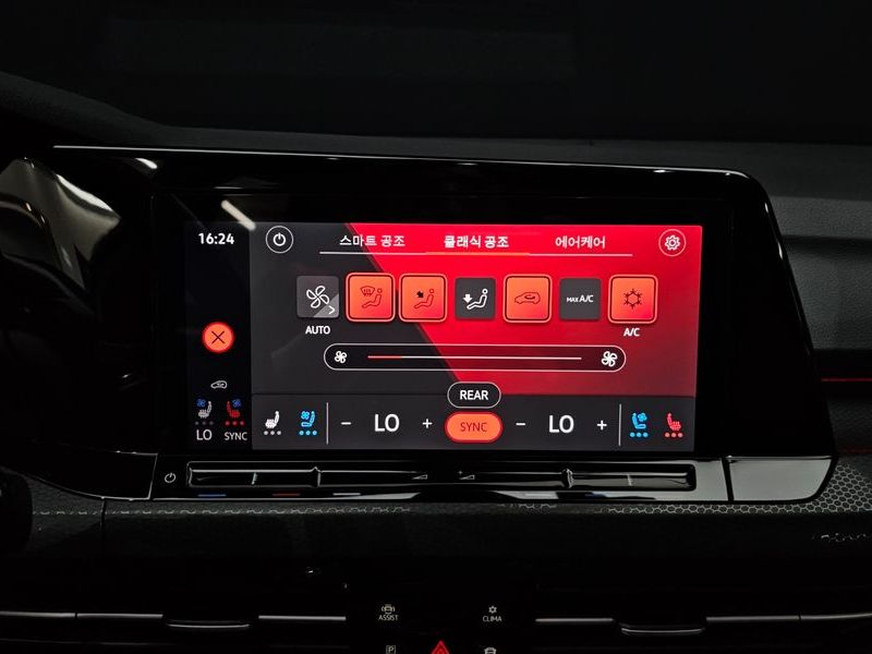 2024 Volkswagen Golf 2.0 GTI photo 17