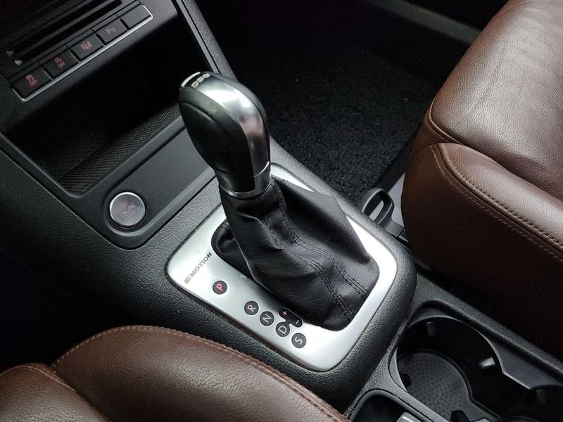 2016 Volkswagen Tiguan 2.0 TDI Premium 5N photo 9