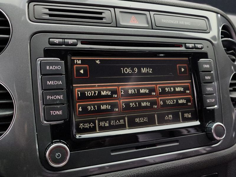 2016 Volkswagen Tiguan 2.0 TDI Premium 5N photo 14
