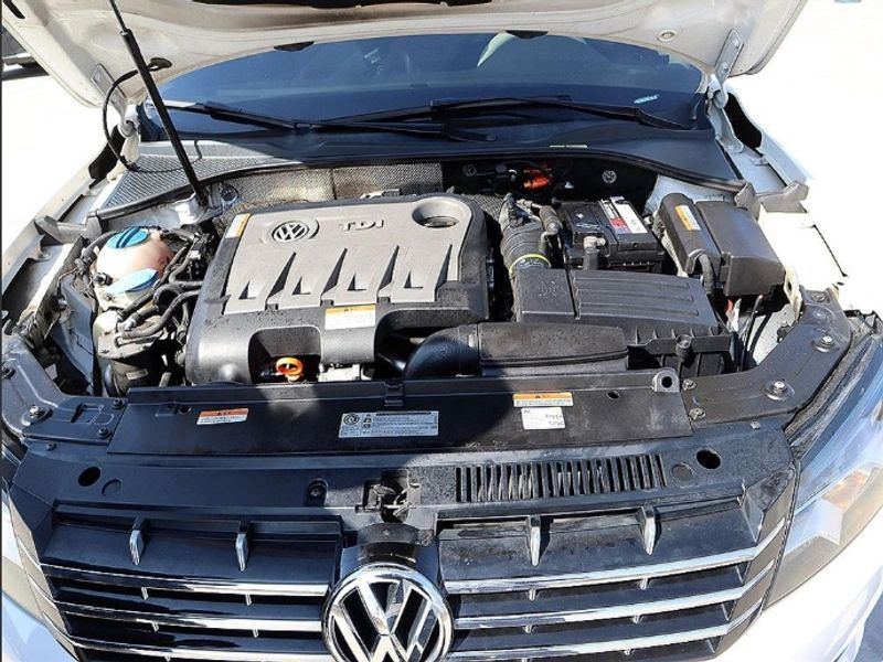 2013 Volkswagen Passat 2.0 TDI B7 photo 19
