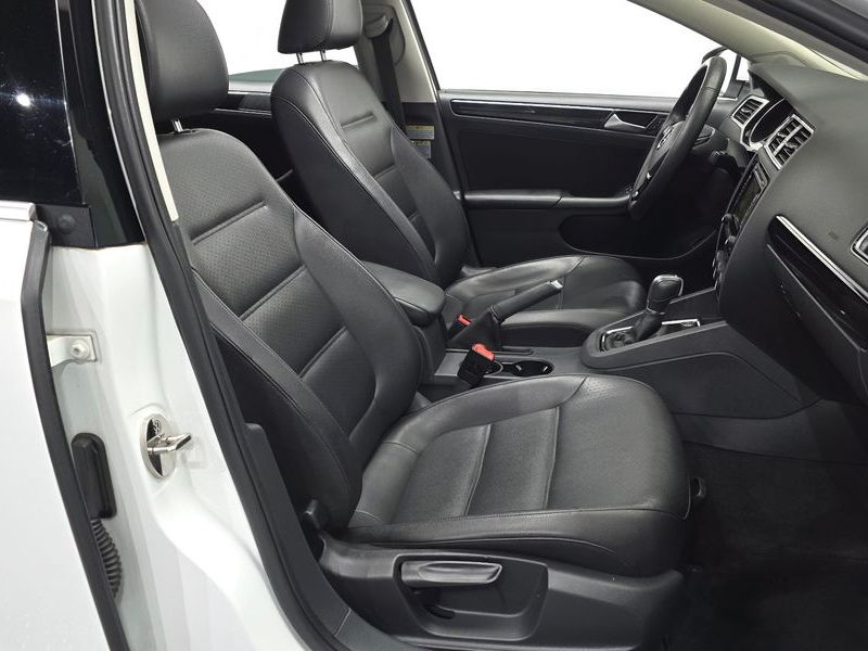 2015 Volkswagen Jetta 2.0 TDI BlueMotion Premium 6th photo 12