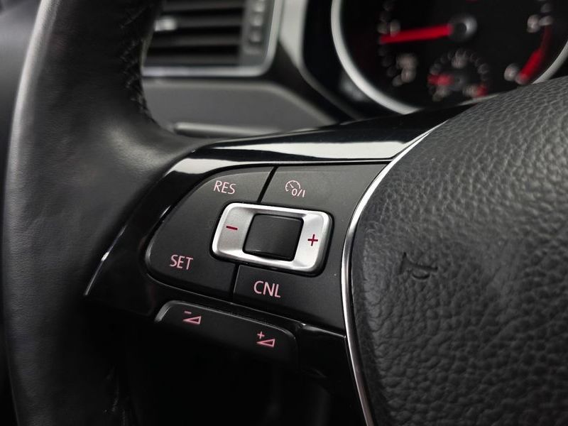 2015 Volkswagen Jetta 2.0 TDI BlueMotion Premium 6th photo 14