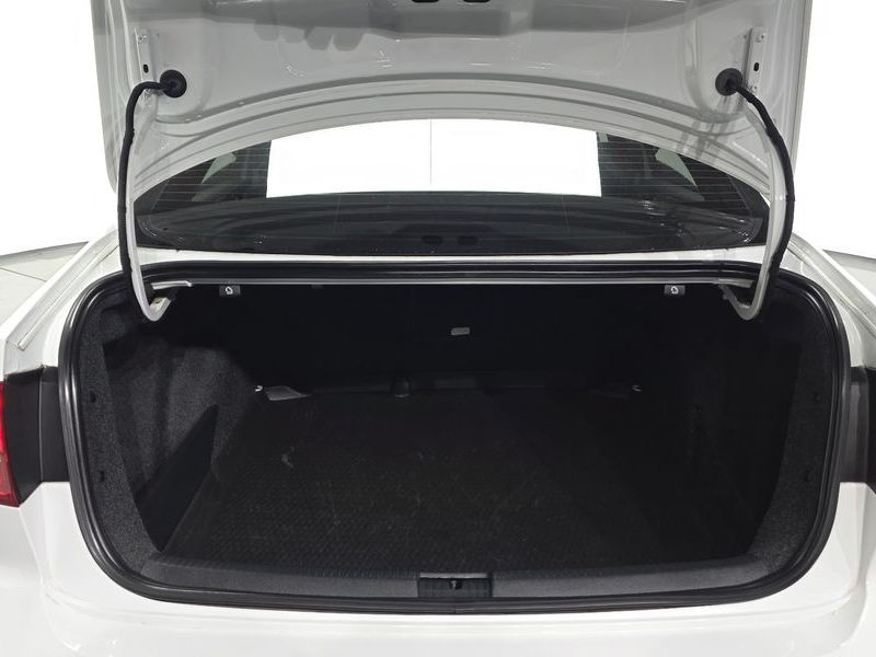 2015 Volkswagen Jetta 2.0 TDI BlueMotion Premium 6th photo 20