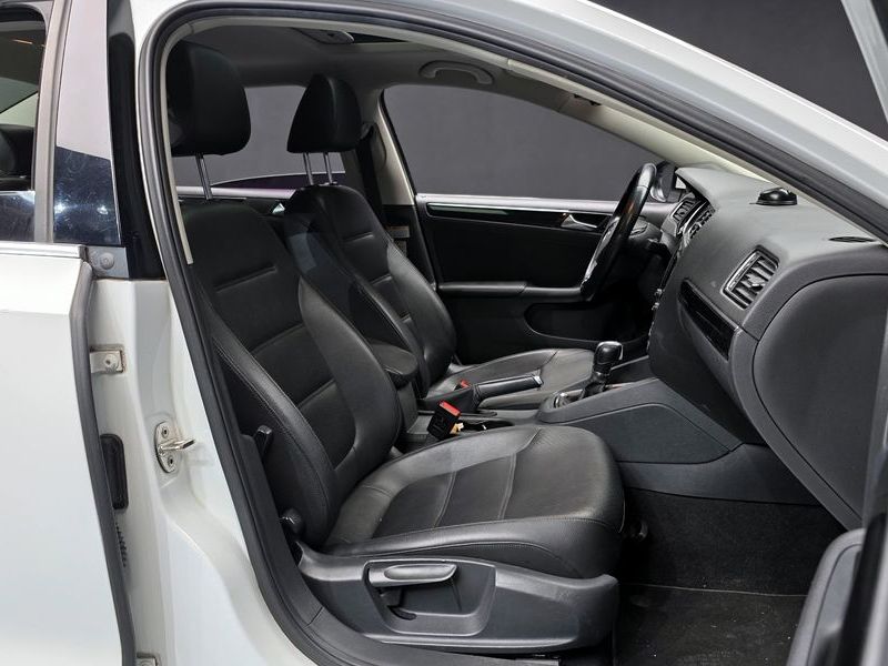 2016 Volkswagen Jetta 2.0 TDI BlueMotion Premium 6th photo 10