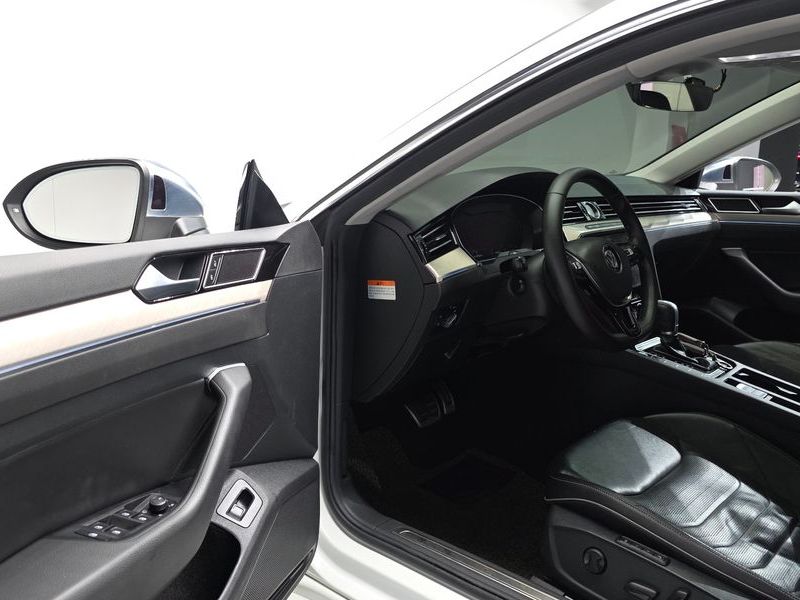 2018 Volkswagen Arteon 2.0 TDI Premium photo 10