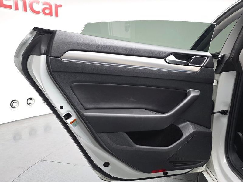 2018 Volkswagen Arteon 2.0 TDI Premium photo 25