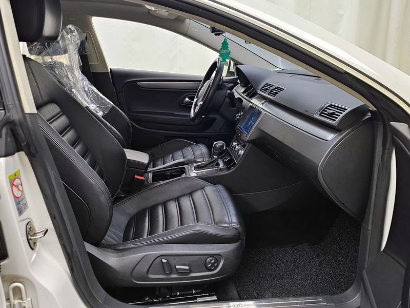 2012 Volkswagen New CC 2.0 TDI BlueMotion photo 11