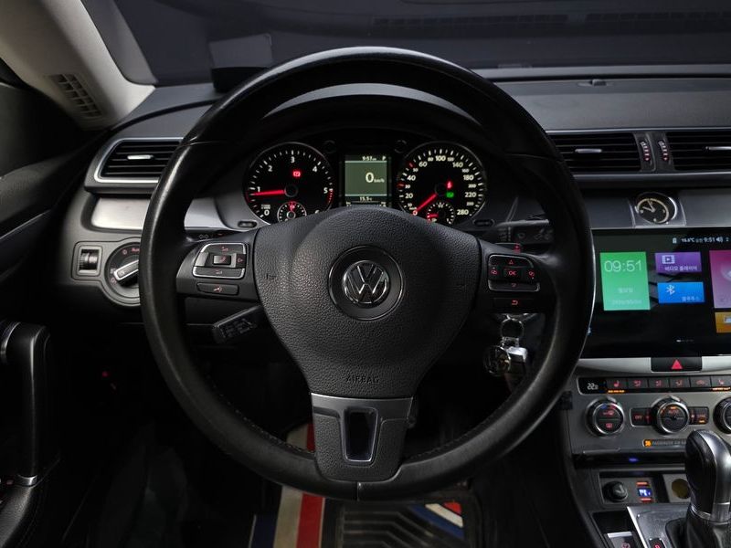 2013 Volkswagen New CC 2.0 TDI BlueMotion photo 12