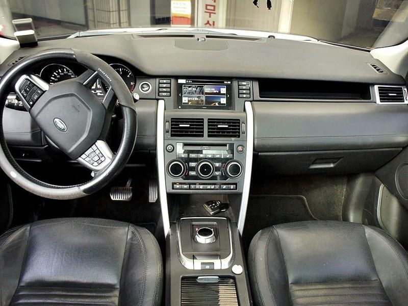 2016 Land Rover Discovery Sport 2.0 TD4 HSE Luxury photo 7
