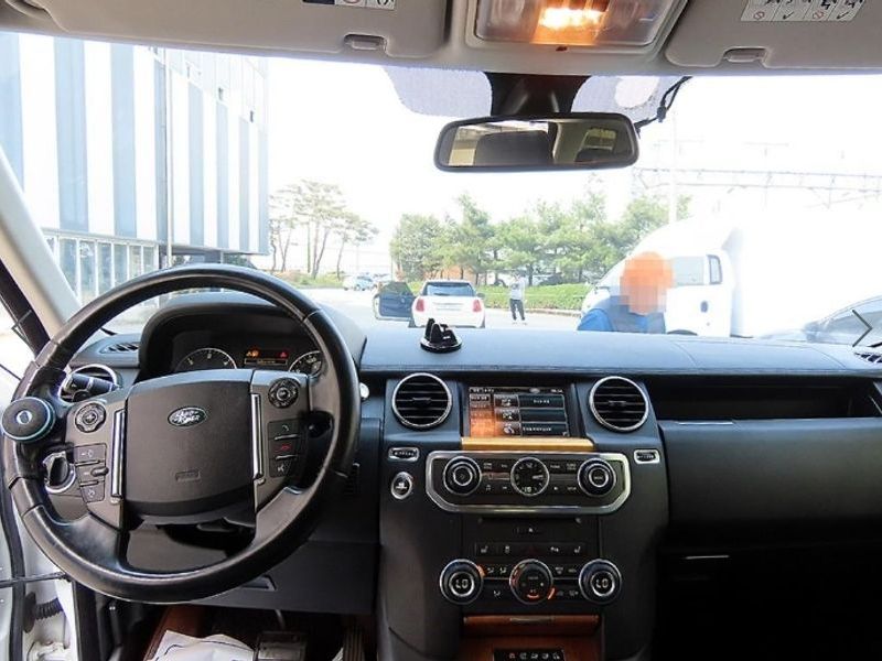 2013 Land Rover Discovery 3.0 SDV6 SE photo 7