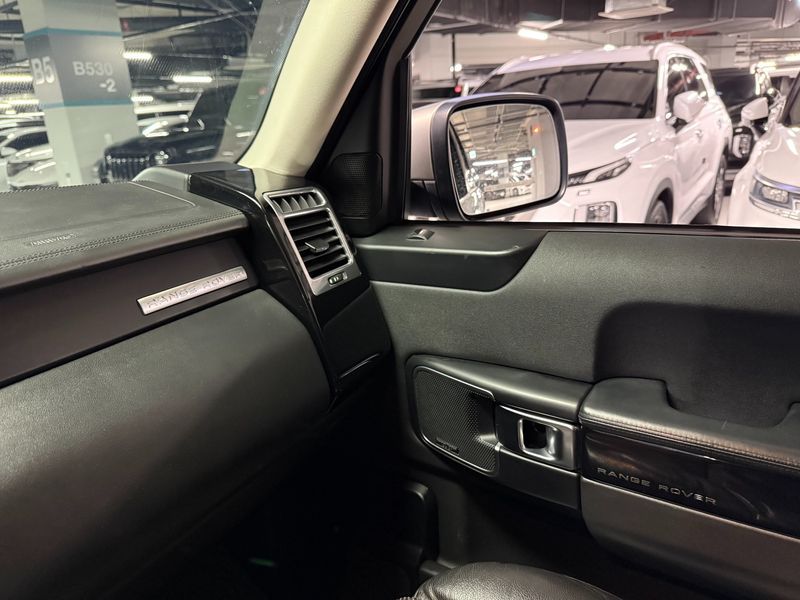 2012 Land Rover Range Rover 4.4 TDV8 Vogue photo 14
