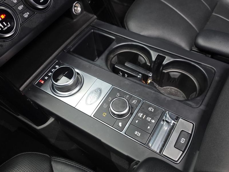 2019 Land Rover Discovery 2.0 SD4 SE photo 9