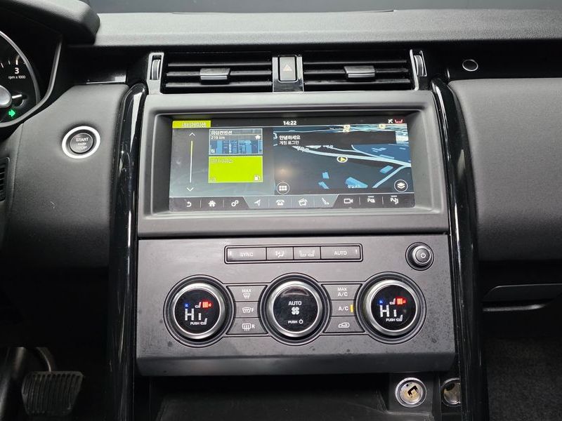 2019 Land Rover Discovery 2.0 SD4 SE photo 14