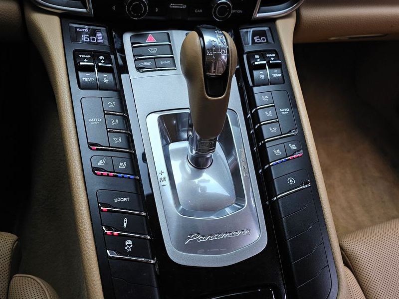 2016 Porsche Panamera 3.6 AWD Edition 970 photo 9