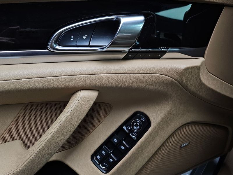 2016 Porsche Panamera 3.6 AWD Edition 970 photo 16