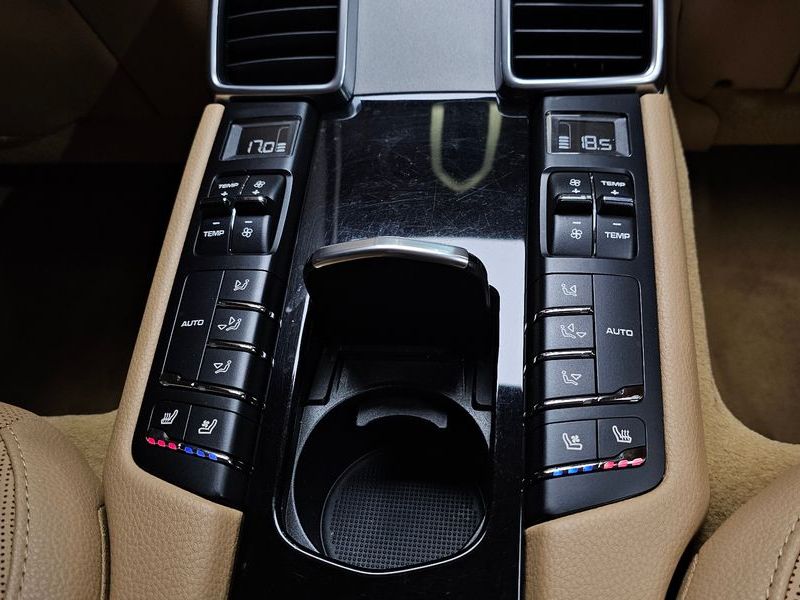 2016 Porsche Panamera 3.6 AWD Edition 970 photo 18