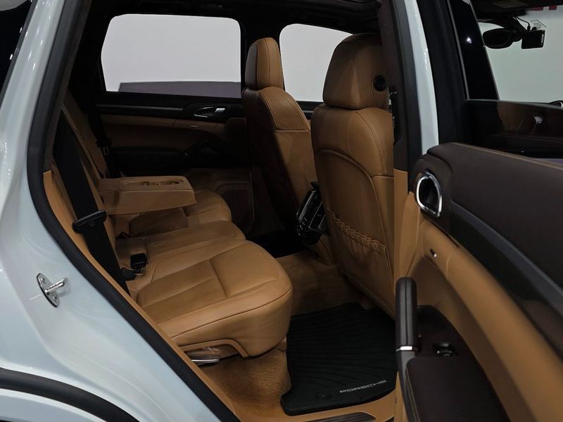 2013 Porsche Cayenne 4.8 GTS 958 photo 12