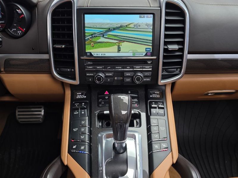 2013 Porsche Cayenne 4.8 GTS 958 photo 15