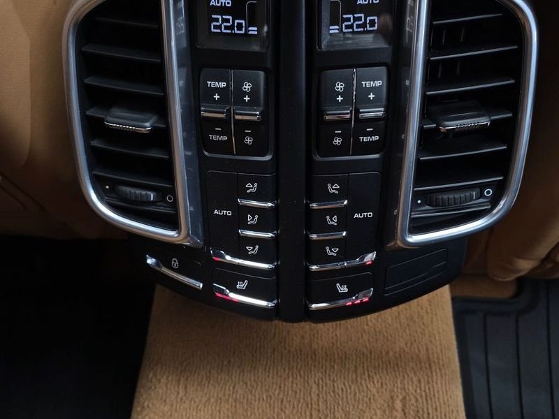 2013 Porsche Cayenne 4.8 GTS 958 photo 18