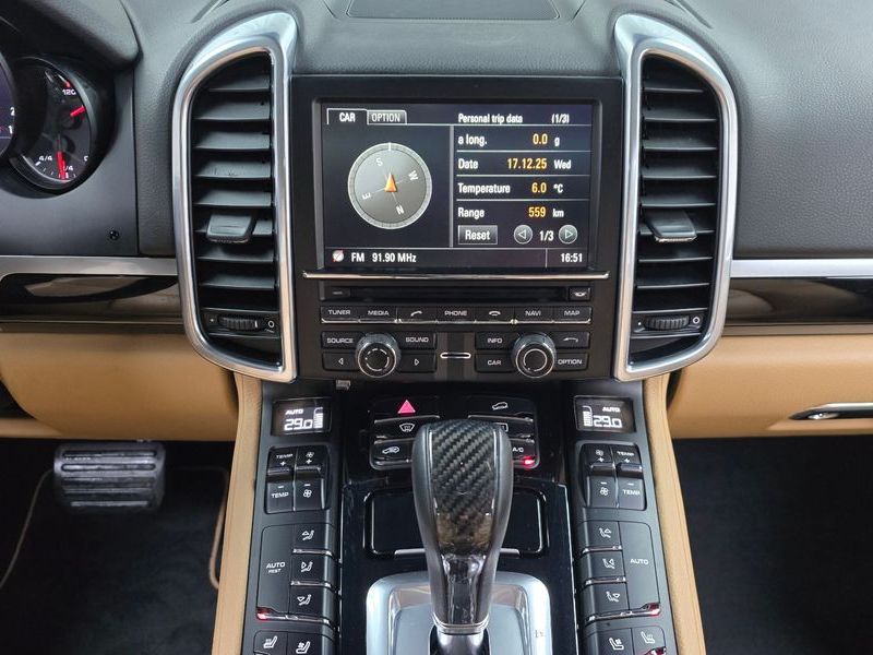 2014 Porsche Cayenne 3.0 Diesel Platium Edition 958 photo 14