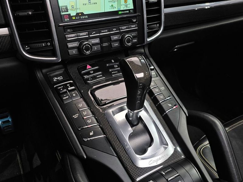 2013 Porsche Cayenne 4.8 GTS 958 photo 9