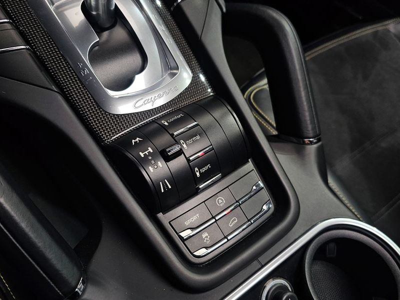 2013 Porsche Cayenne 4.8 GTS 958 photo 18