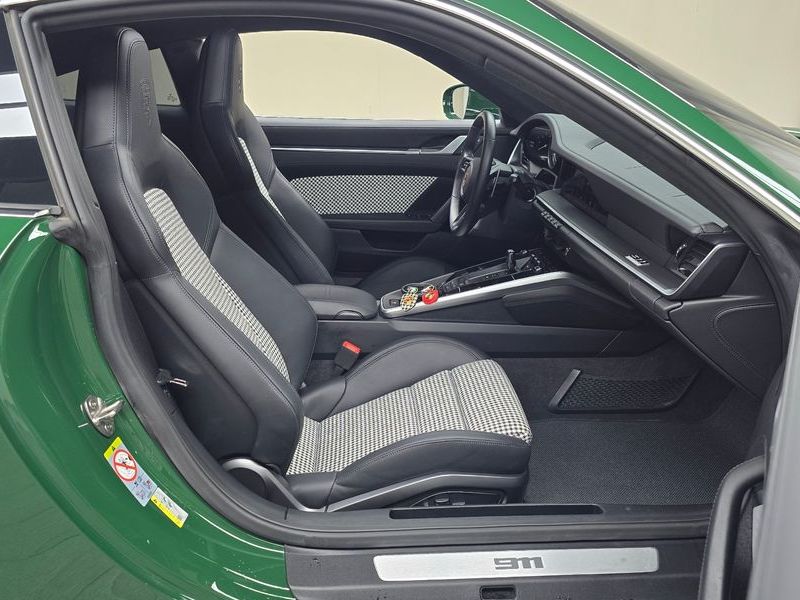 2024 Porsche 911 Carrera 4S photo 11