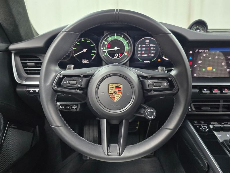 2024 Porsche 911 Carrera 4S photo 13