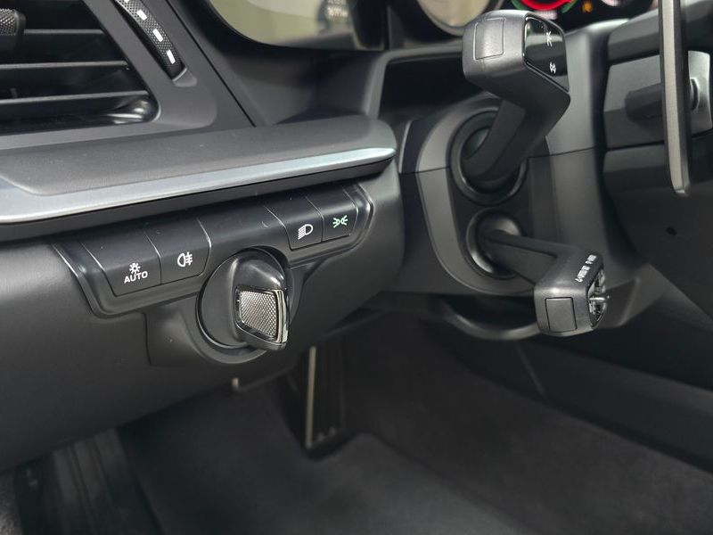 2024 Porsche 911 Carrera 4S photo 15
