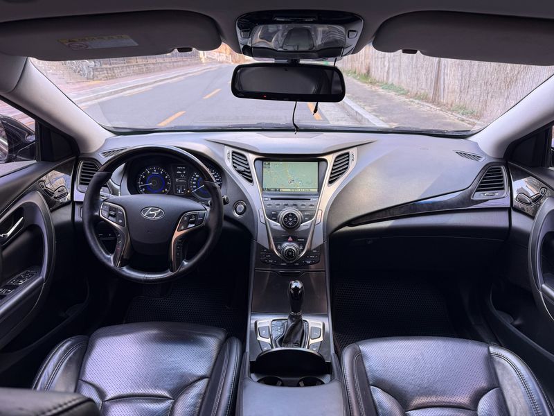 2013 Hyundai Grandeur HG240 Modern photo 7