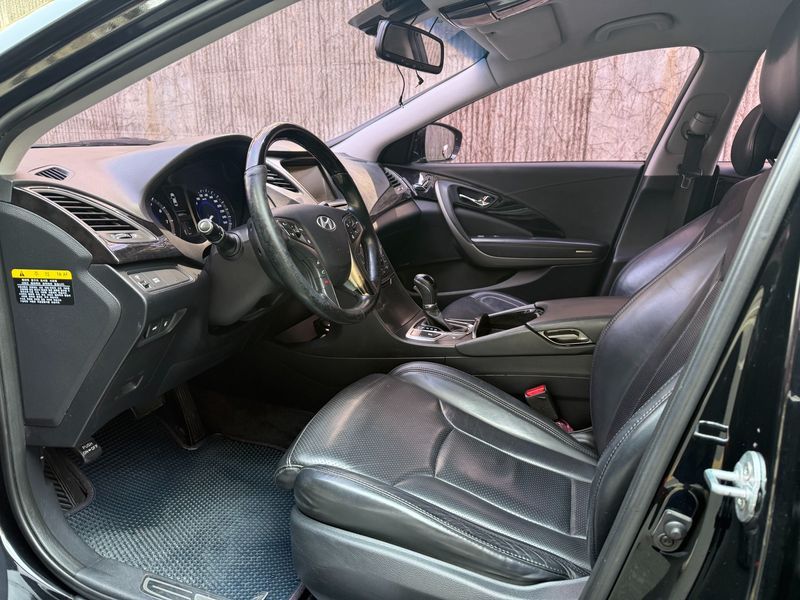 2013 Hyundai Grandeur HG240 Modern photo 10