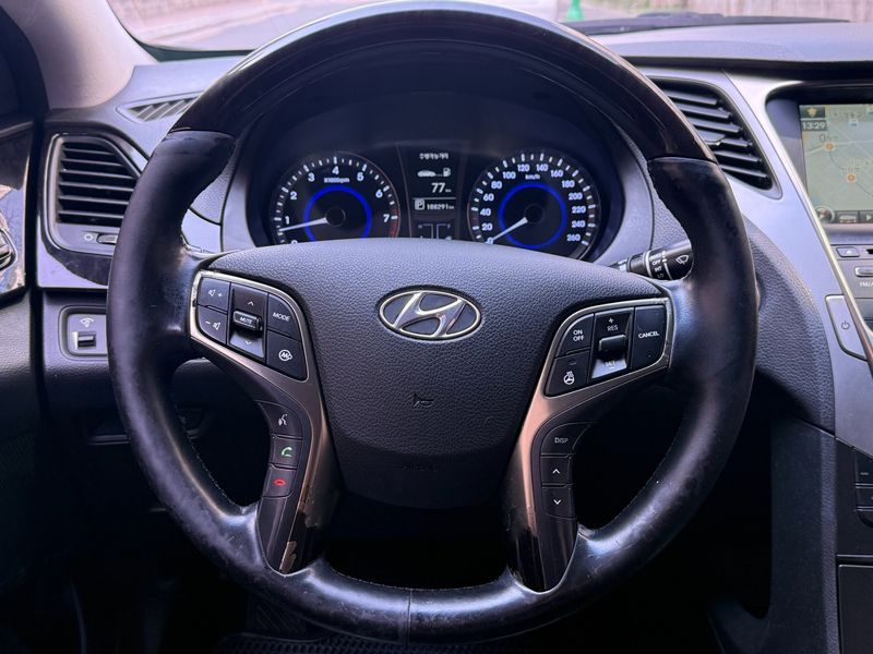 2013 Hyundai Grandeur HG240 Modern photo 14