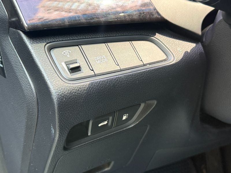 2013 Hyundai Grandeur HG240 Modern photo 18