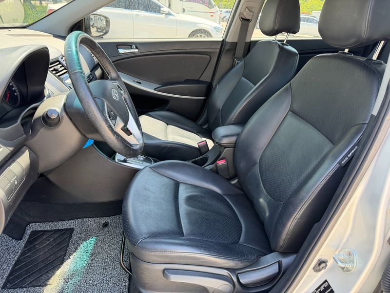 2012 Hyundai Accent Diesel 1.6 VGT Premium photo 10